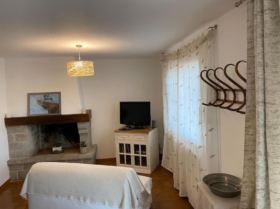 Logement Au Calme Pres D'Aurillac Sansac-de-Marmiesse Bagian luar foto